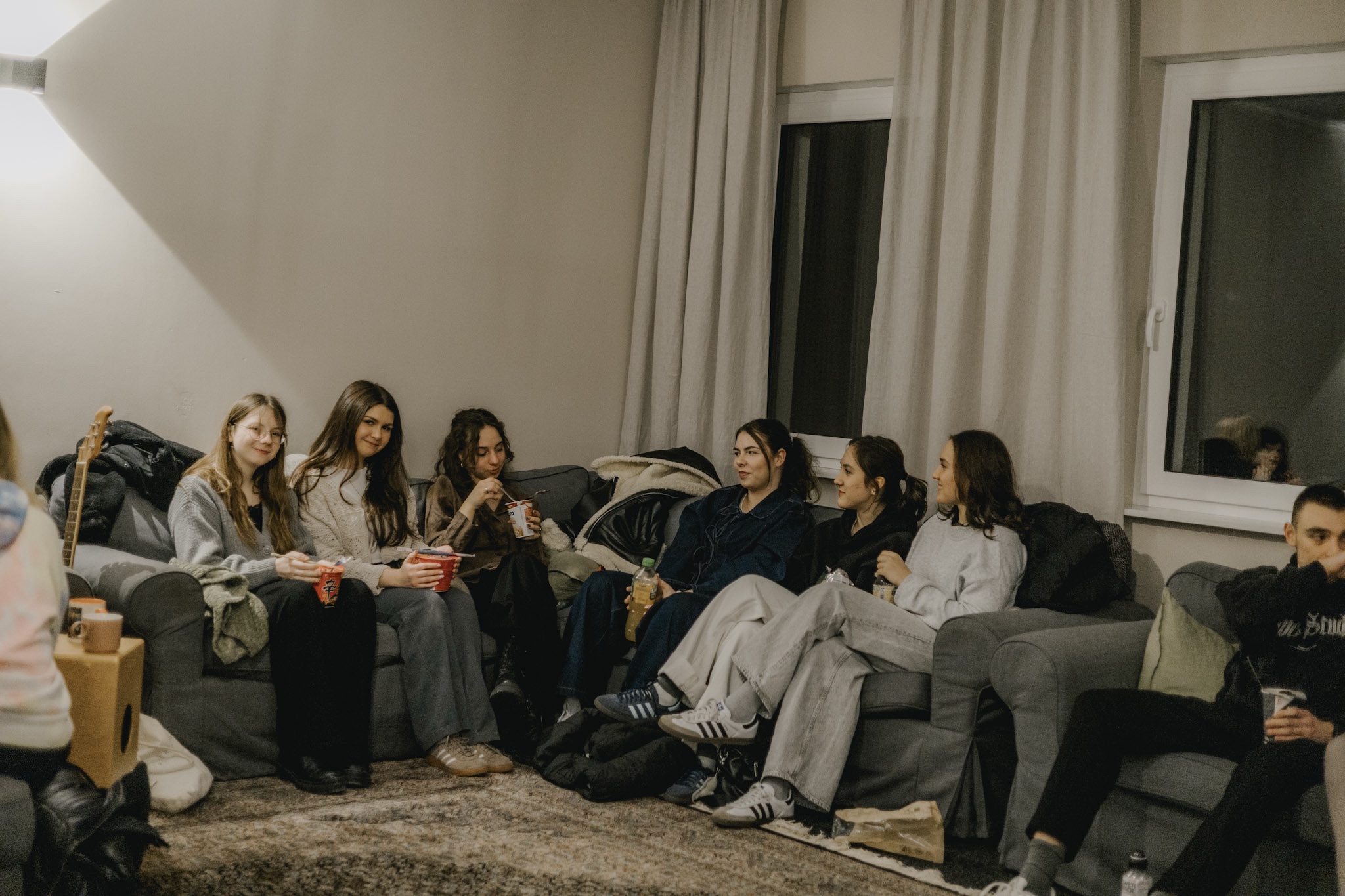 Gemeinschaft beim Jugendabend