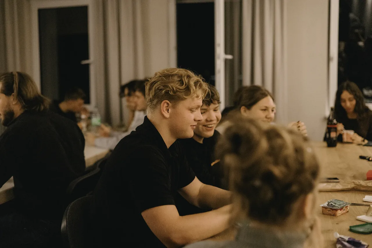 Gemeinschaft am Tisch